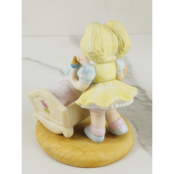 Cabbage Patch Kids Girl w/ Baby in Crib Figurine 1984 Porcelain 4 1/4" Korea - Picture 6 of 14